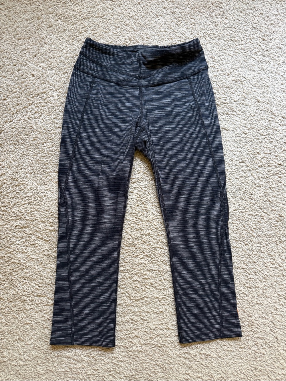 REI Women's XS Cropped Athletic Leggings Space Dye Black Hearhered